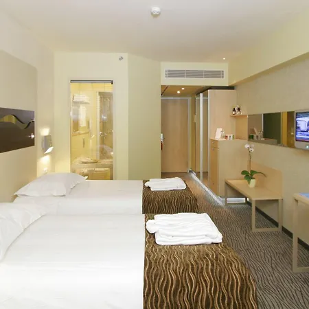 Richmond Nua Wellness - Adult Only