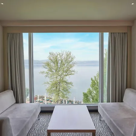 Richmond Nua Wellness - Adult Only